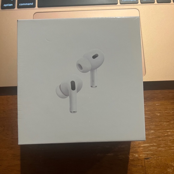 AirPods Pro 2nd generation with MagSafe charging case - Picture 1 of 2